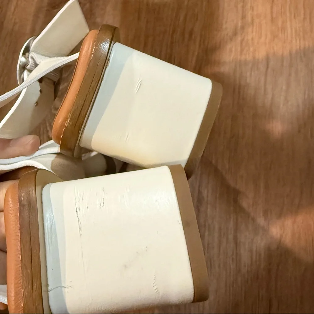 Everlane Cream Sandals - Picture 6 of 7